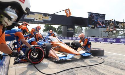 Dixon recovers to eighth in Detroit
